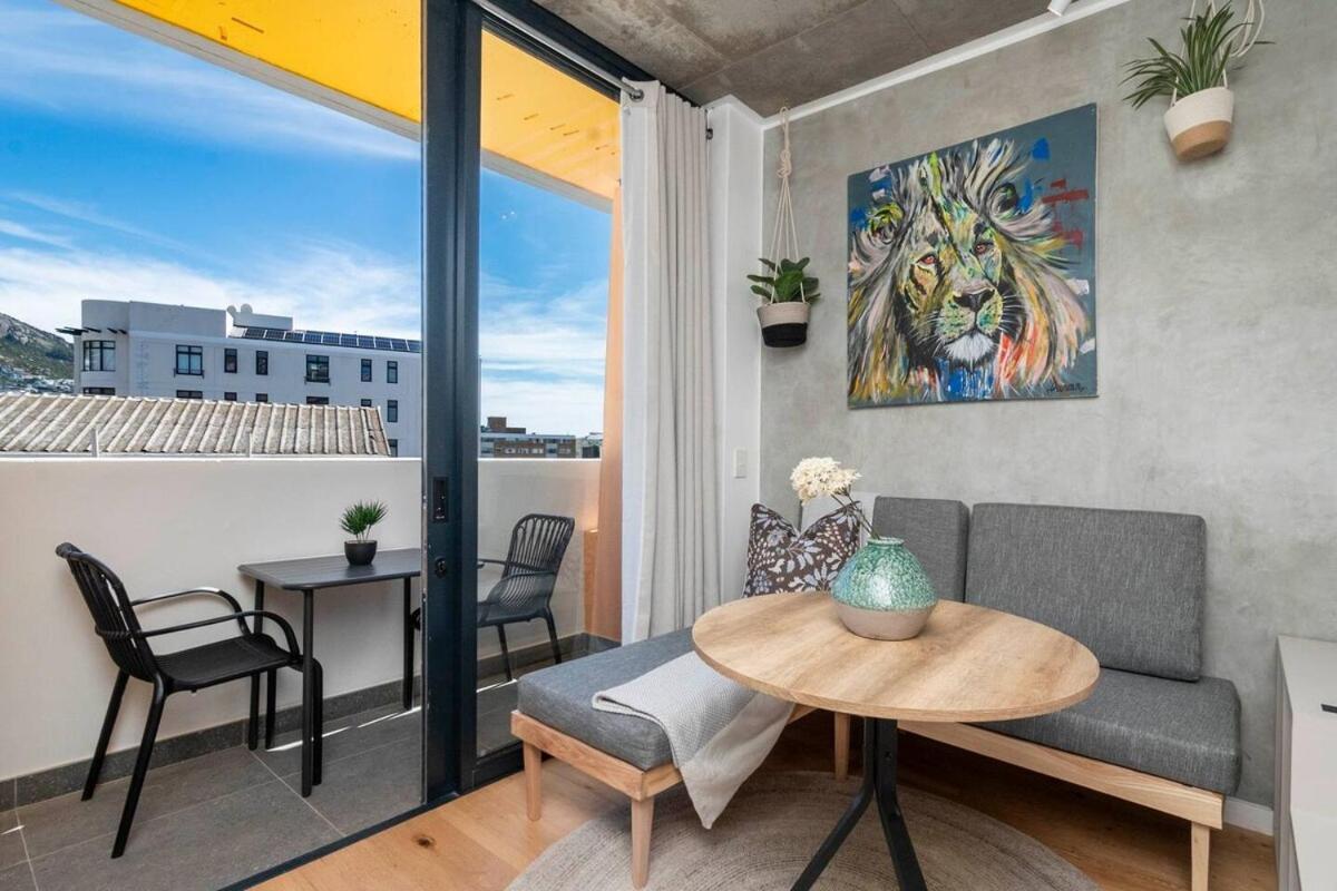 Stunning In Seapoint Apartment