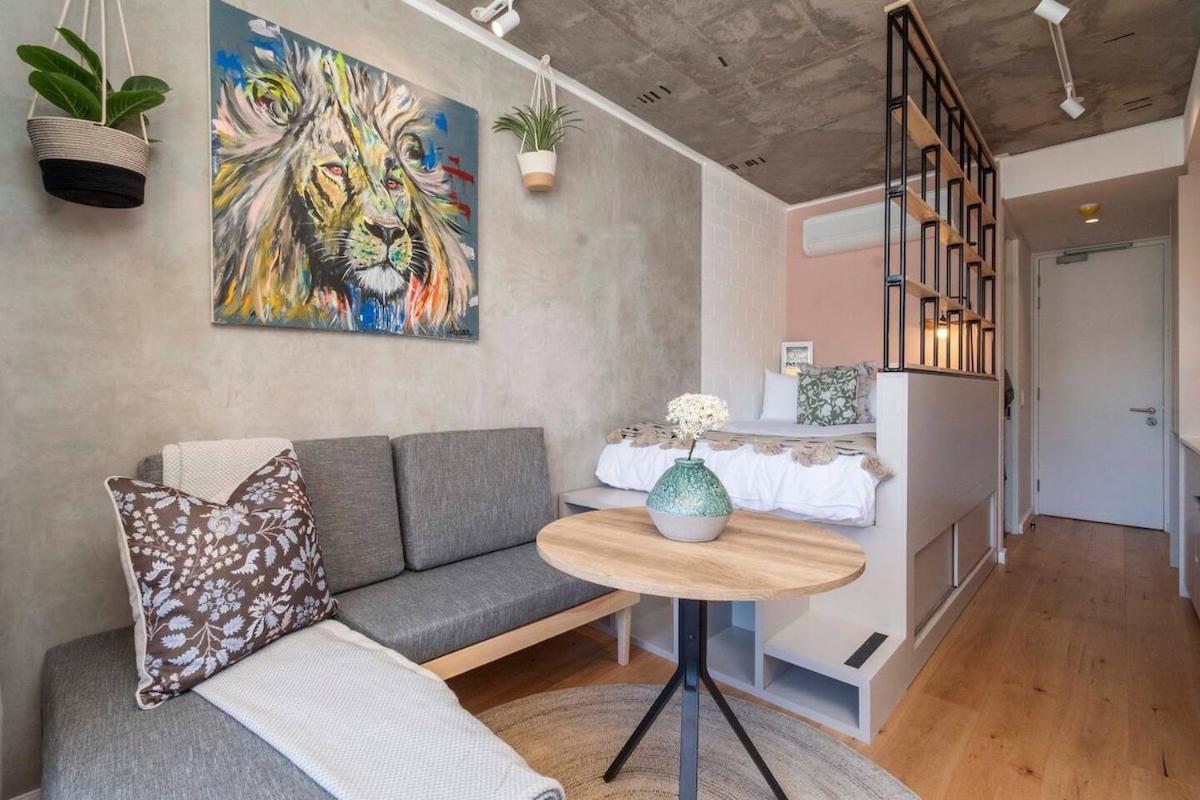 Stunning In Seapoint Apartment