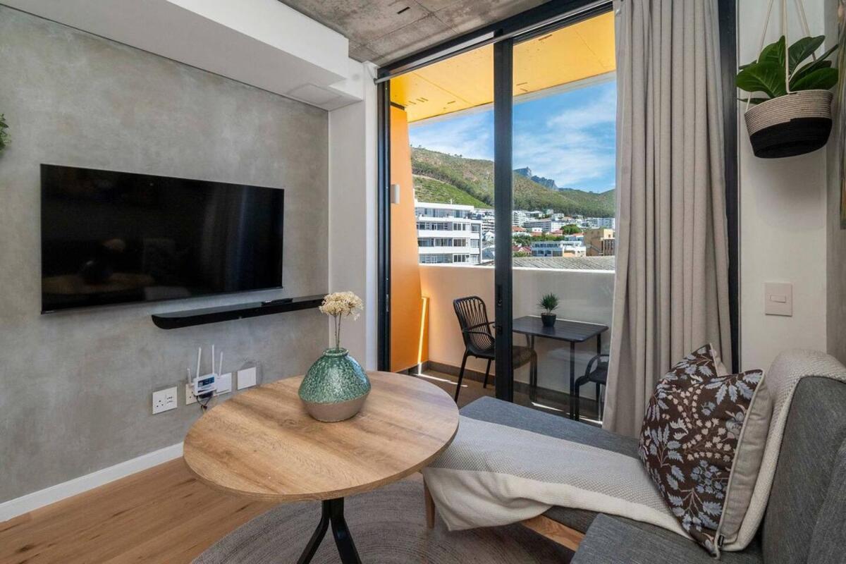 Apartment Stunning In Seapoint Cape Town