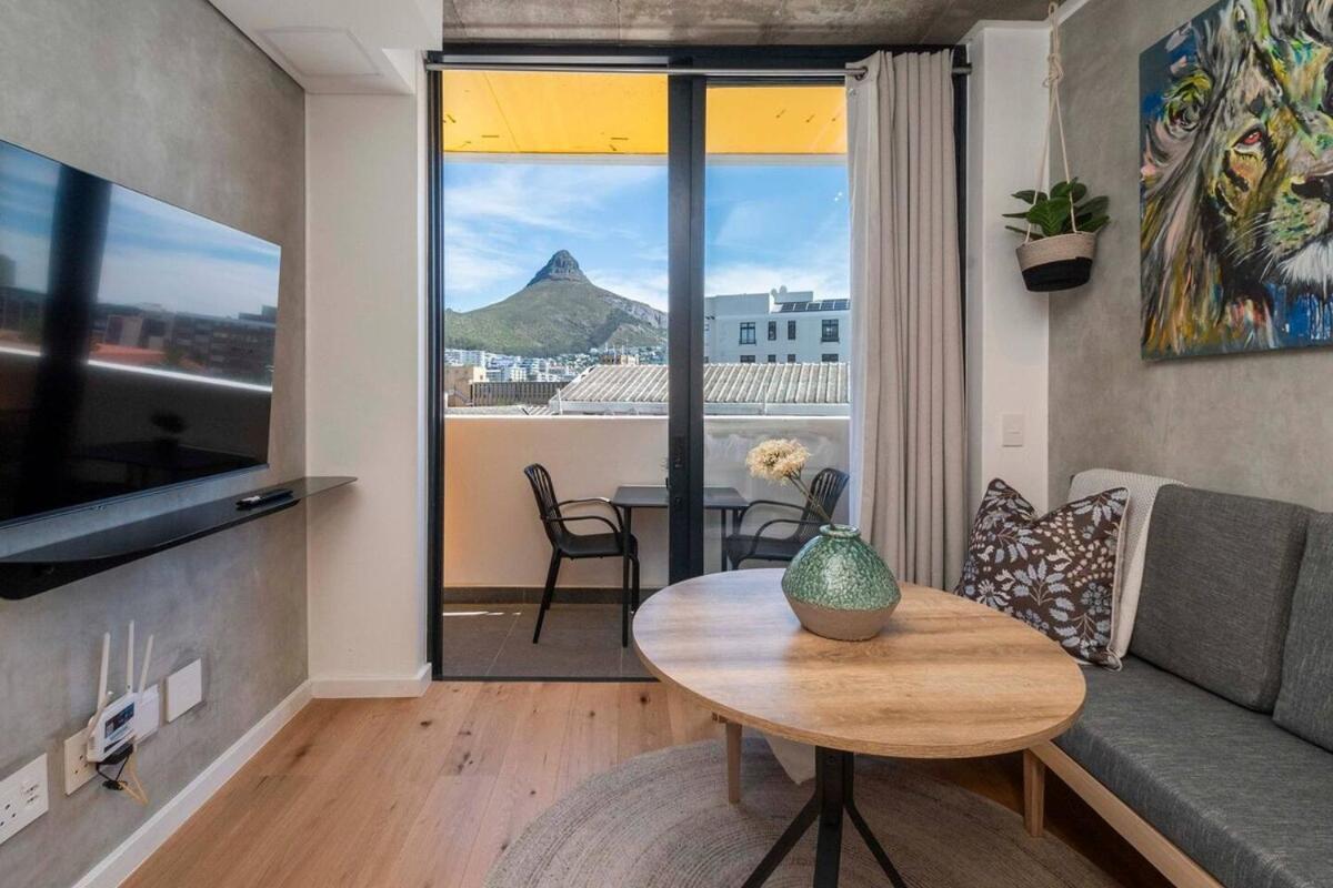 Apartment Stunning In Seapoint Cape Town